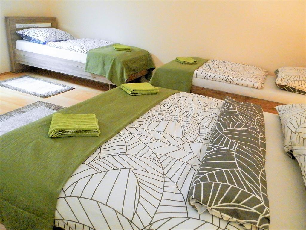 Bartok Ter Panzio Bed & Breakfast เอ็กเกอร์ ภายนอก รูปภาพ