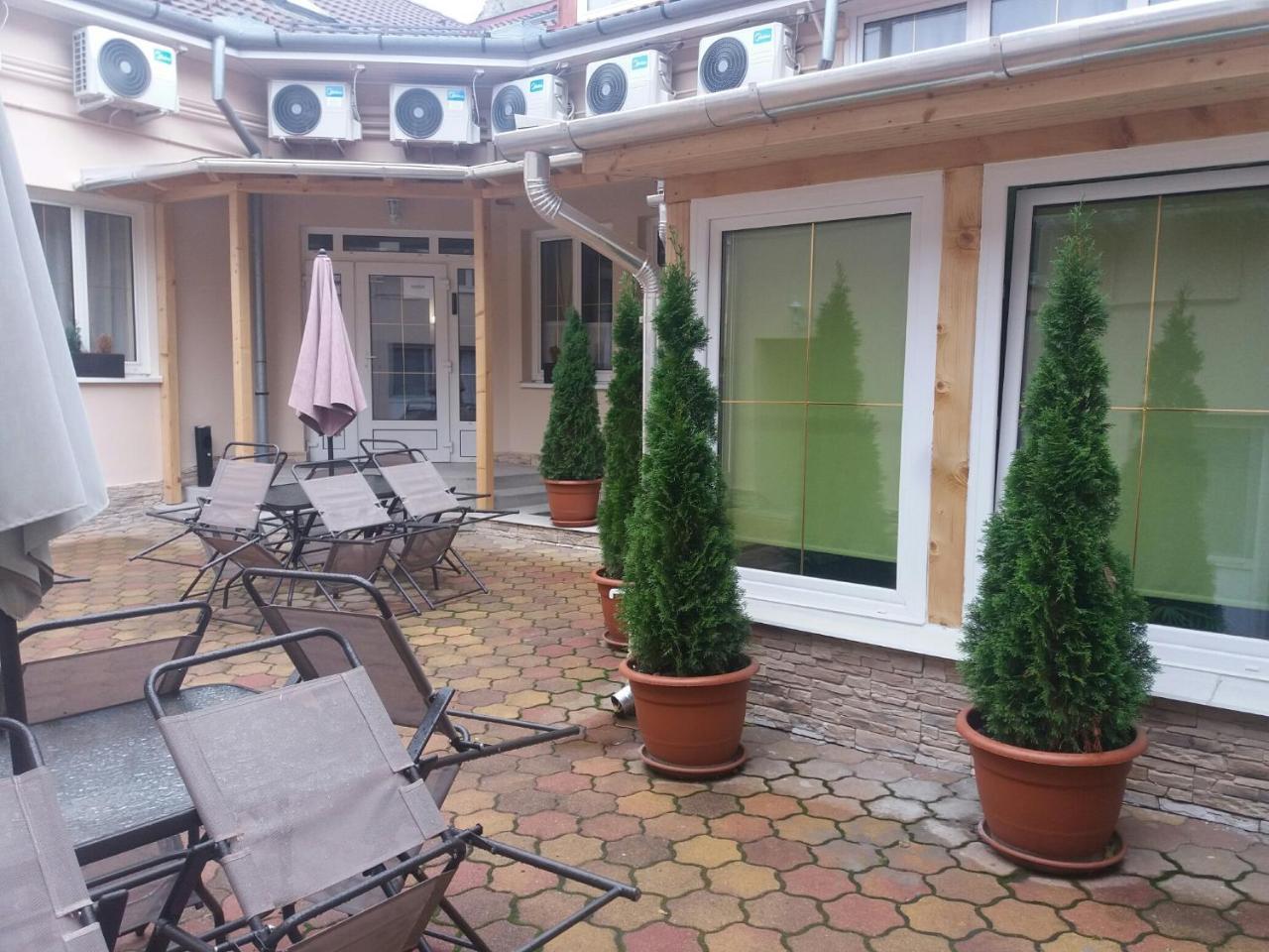 Bartok Ter Panzio Bed & Breakfast เอ็กเกอร์ ภายนอก รูปภาพ